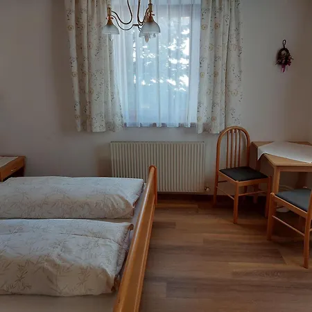 Reinprecht Apartment Tux